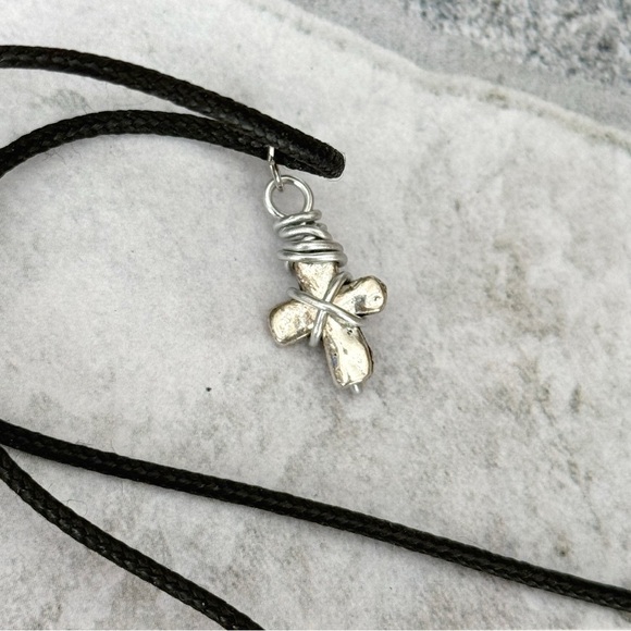 5 For $25💫Alternative Small Silver Cross Pendant Necklace - Picture 5 of 5